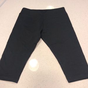 Black Capri work out leggings